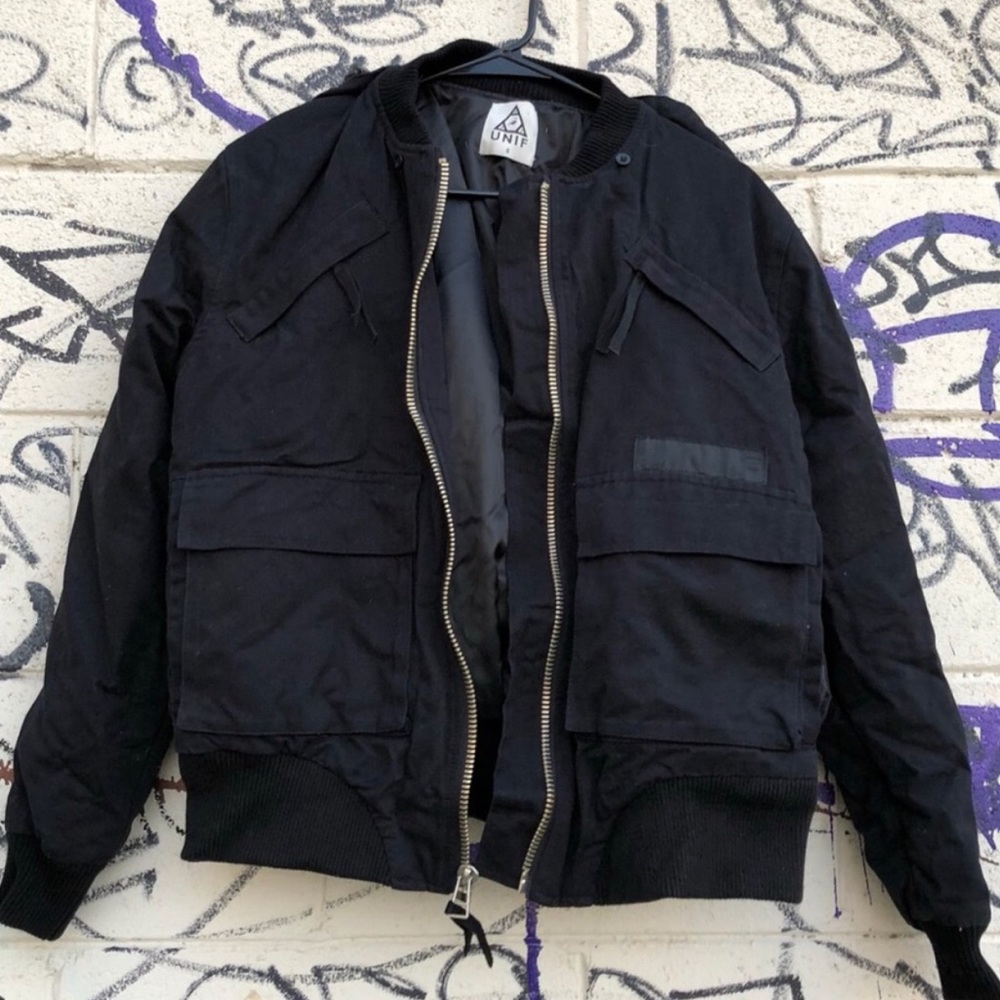 Unif bomber